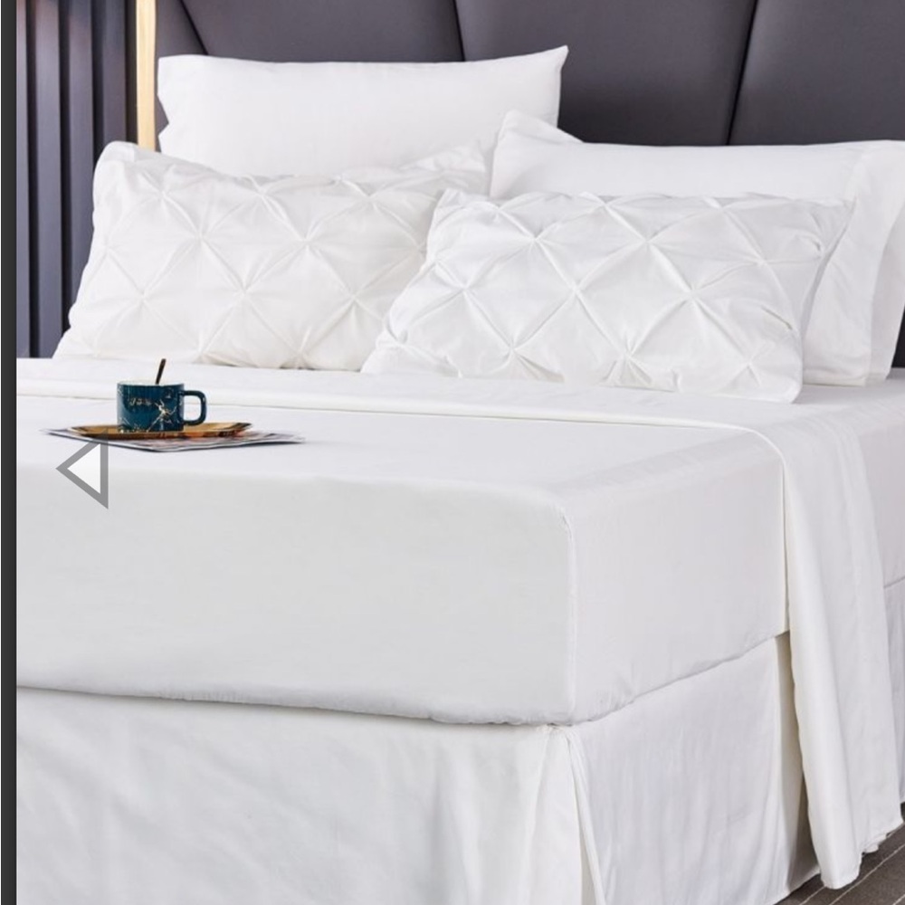 Luxury White Pinch-Pleated Pillow Shams (Set of 2)